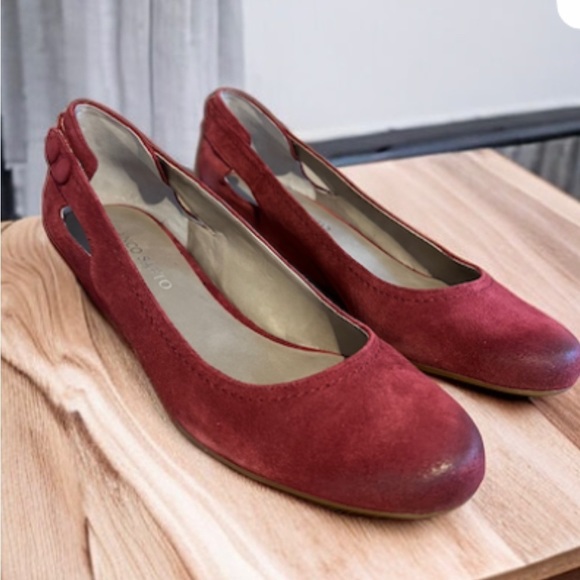 Franco Sarto Chianti Red Suede Low Wedge Button Cut Out Detail Shoes Size 10 Med - Picture 1 of 16